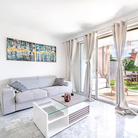 Apartment Clim Piscine Ouest