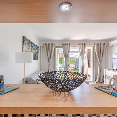 Apartment Clim Piscine Ouest